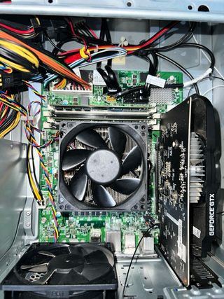 Scheda Video GeForce GTX 1050 2GB GDDR5