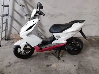 Yamaha Aerox Scooter Automático