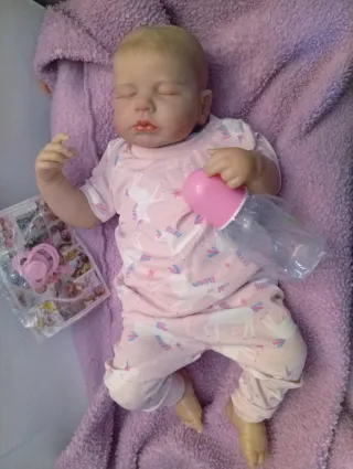 Bebé Reborn Vinilo y Tela