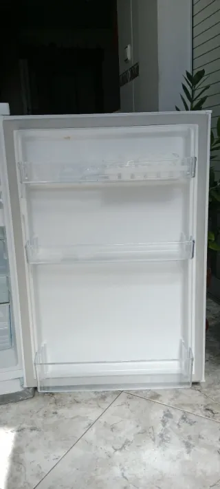 Frigorífico Hisense 90cm casi nuevo