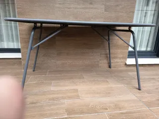 Tavolo da giardino 160cm in metallo grigio