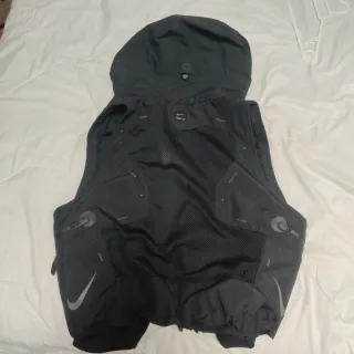 Chaleco Modular NIKE ISPA adaptable Unisex Negro.