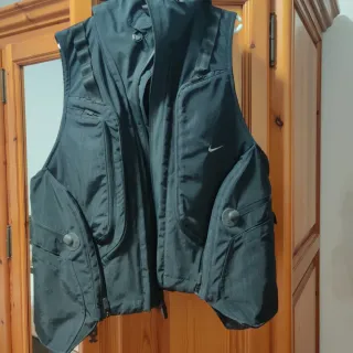 Chaleco Modular NIKE ISPA adaptable Unisex Negro.