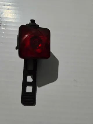 Luz Traseira  c/ Stop e varios modos de luz.