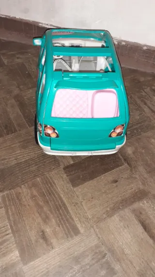 Coche Barbie 2001 (faltan asientos delanteros)