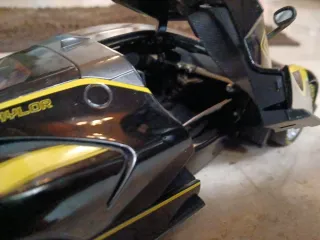 Modello in scala 1/18 Ferrari FXXK