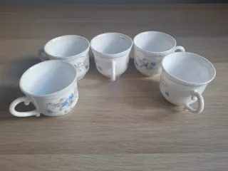 Set di 5 tazze e 5 piatti vintage