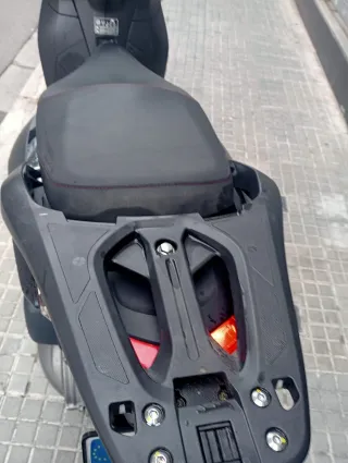 Honda SH 4000 euros - Siempre en parking