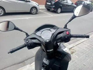 Honda SH 4000 euros - Siempre en parking