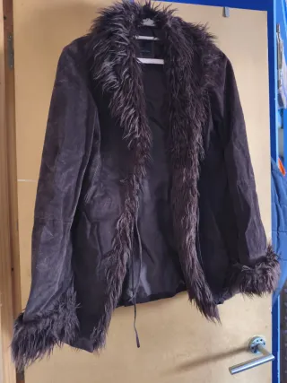 Chaqueta marrón con pelo