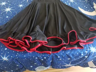 Falda Flamenca Niña Negra con Volantes Rojos