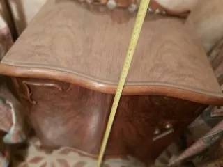 Mesita de noche de madera vintage