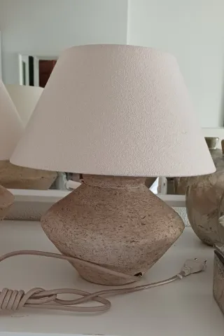 Lámparas de zara home de mesa, beige y blanco