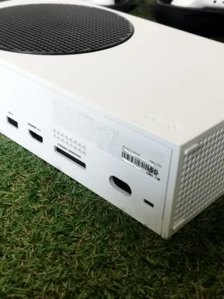 Xbox Series S + 2 mandos y accesorios