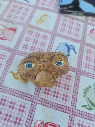 Figura E.T. arcilla hecha a mano