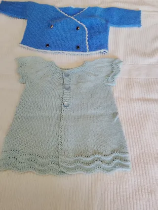 Conjunto vestido y chaqueta tejido a mano