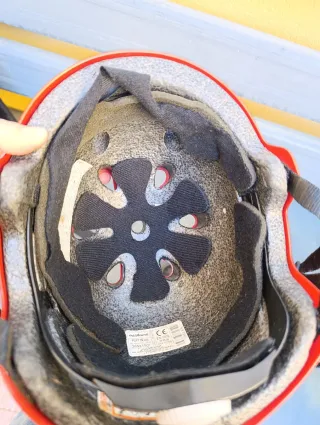 Mochila, casco y protecciones skate