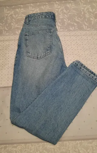 Pantalón vaquero Zara Mom Fit Roto