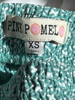 Falda / top verde con volante de Pink Pomelo