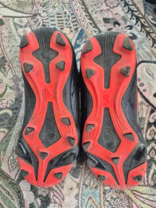 Botas de fútbol Adidas infantiles talla 26