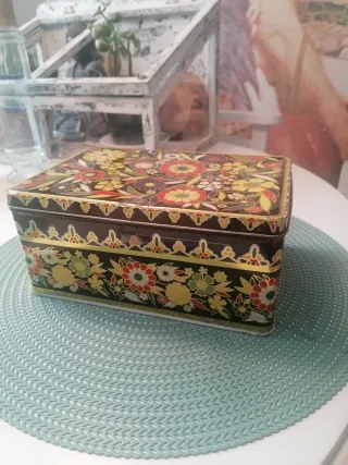 Caja Metálica Vintage Flores Cola Cao