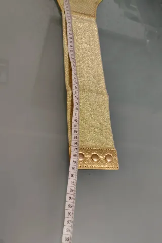 Cinturón ancho dorado efecto piel serpiente
