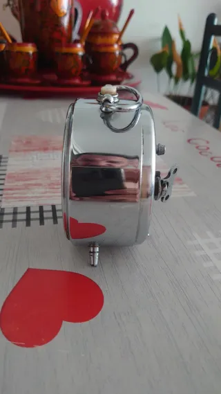 Reloj despertador antiguo Titan