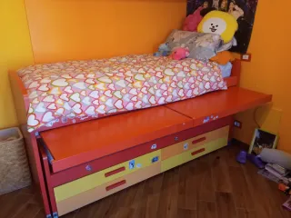 Struttura letto per bambini con cassetti