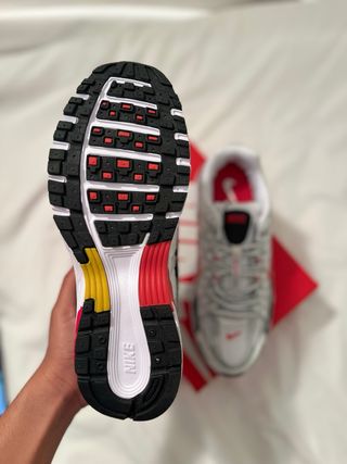 Nike P-6000 Rojo y Plateado