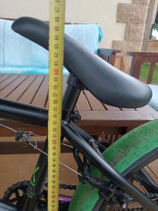Bicicleta BMX Negra Ruedas Verdes
