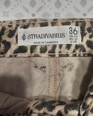 Pantalón corto estampado leopardo