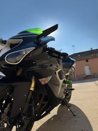 Kawasaki ZX10R Negra
