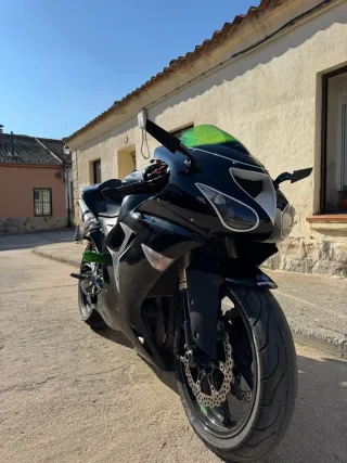 Kawasaki ZX10R Negra