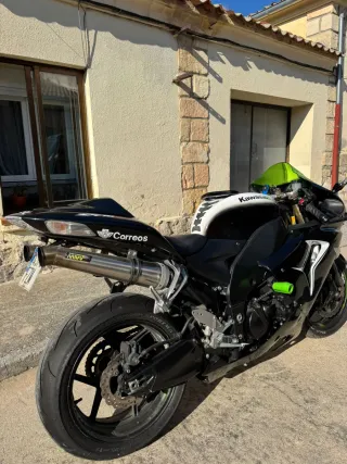 Kawasaki ZX10R Negra