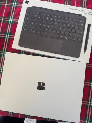 Microsoft Surface Pro 12 + Teclado y Lápiz
