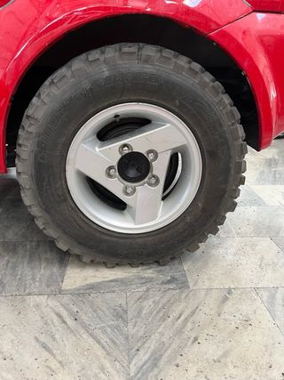 4 Llantas Suzuki y neumáticos Sáhara 4x4