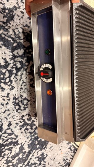 Sándwichera Eléctrica Acero Inoxidable