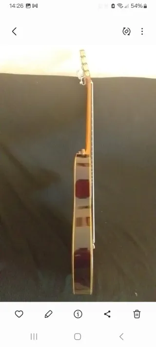 "Rebajada"Guitarra amplificada estrecha  cam