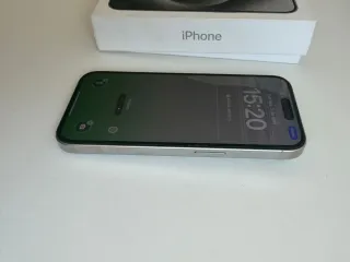 iPhone 15 Pro con garantía