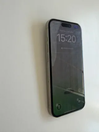 iPhone 15 Pro con garantía
