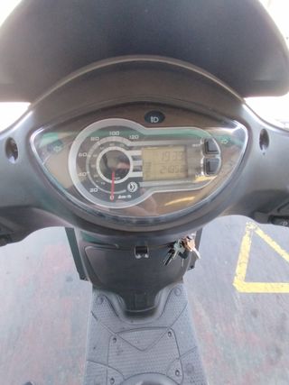 Moto scooter Zym en buenas condiciones