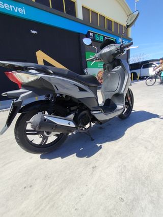 Moto scooter Zym en buenas condiciones