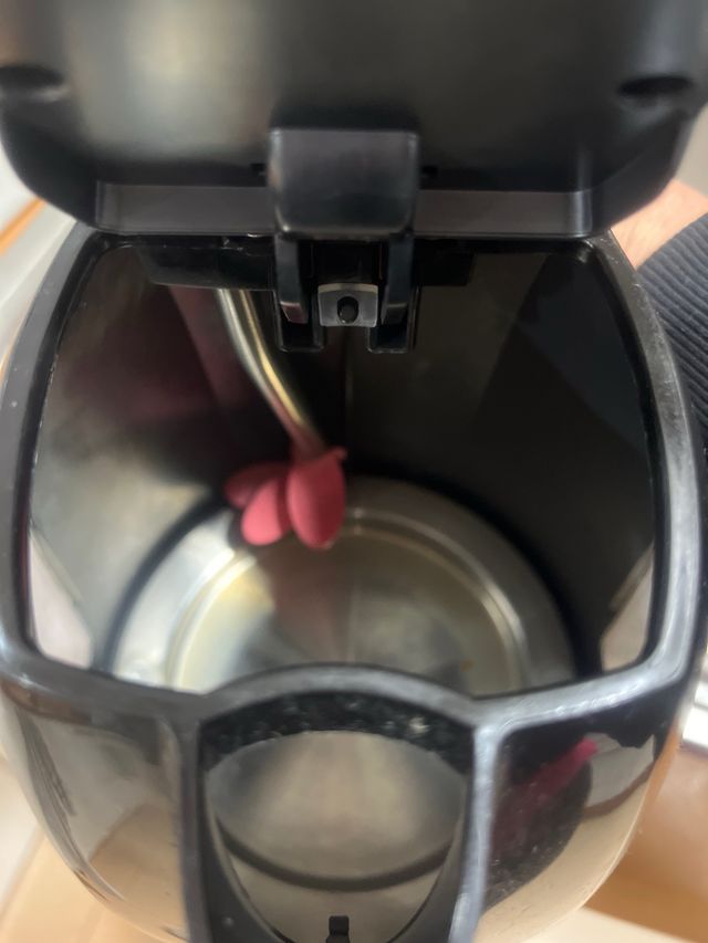 Tetera Eléctrica Russell Hobbs Negra