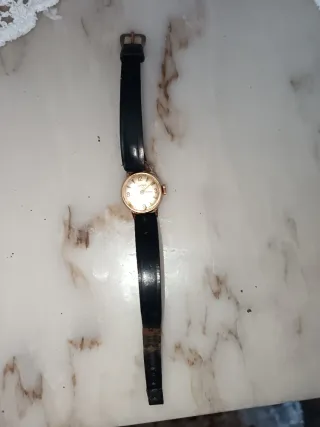 Reloj Duward Dorado y Negro