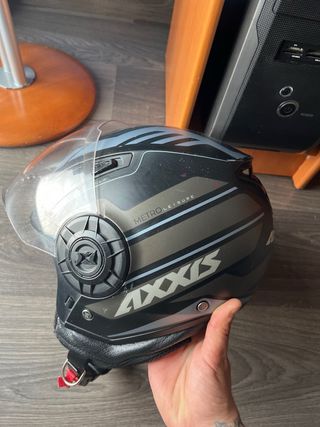 Casco Axxis