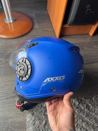 Casco Axxis