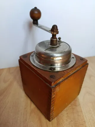 Antiguo molinillo de café Robert Zassenhaus 1950