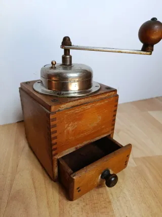 Antiguo molinillo de café Robert Zassenhaus 1950