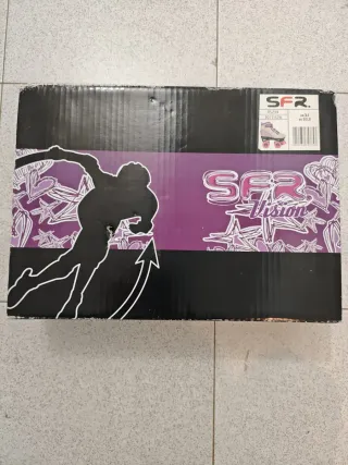 Patines blancos y morados