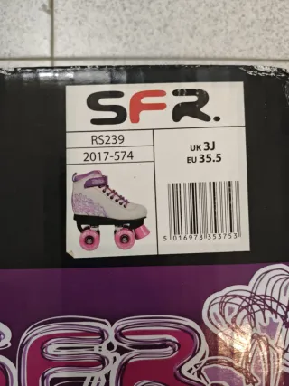 Patines blancos y morados